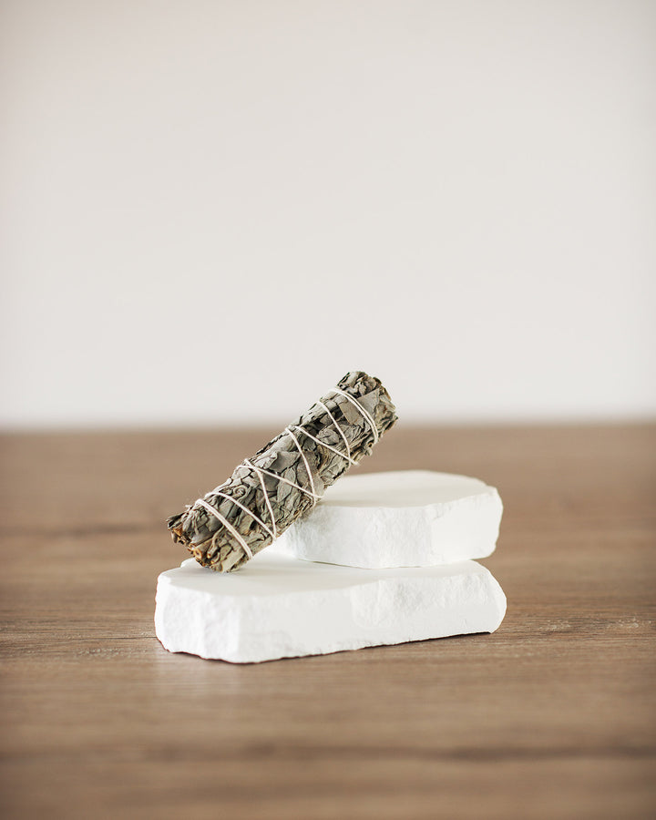 Un bâton de sauge blanche
