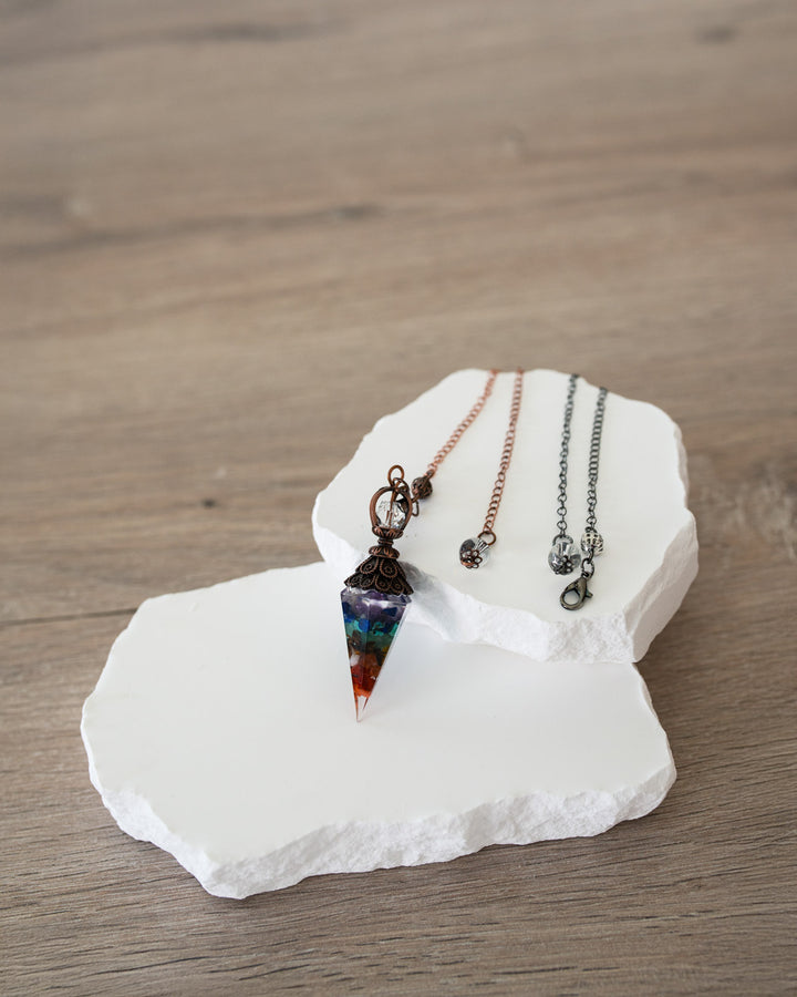 Pendule en pierres de Chakras