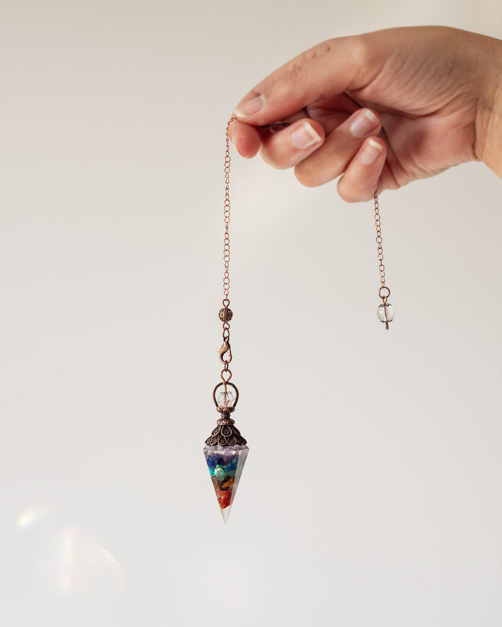 Pendule en pierres de Chakras